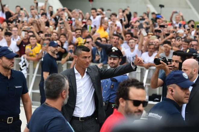 Llegada de Cristiano Ronaldo a  Turín (foto: uefa.com).