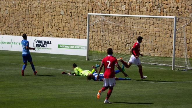 Imagen del primer gol del Nottigham Forest, de Dias (Foto: @NFFC).