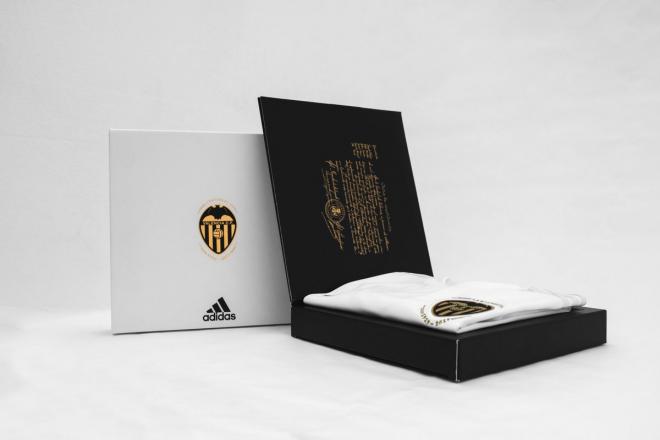 Edición coleccionista de la camiseta del Valencia CF 2018-2019.