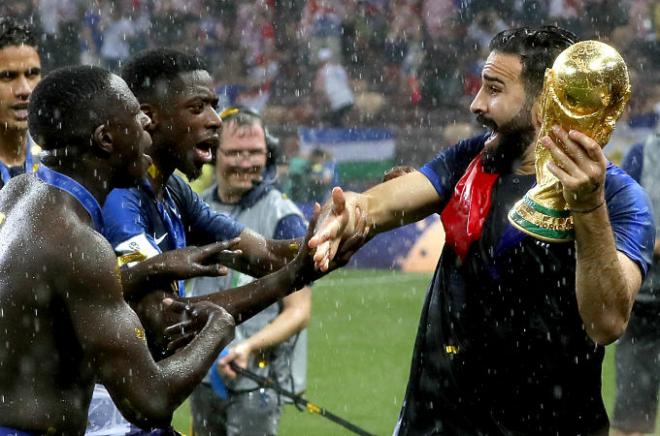 Rami celebra la Copa del Mundo con Francia.