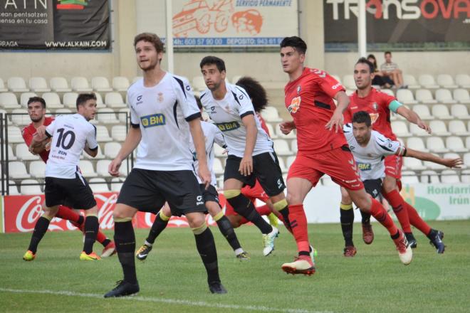 Jon Ceberio en el amistoso ante Osasuna en el Stadium Gal (Foto: Giovanni Batista).