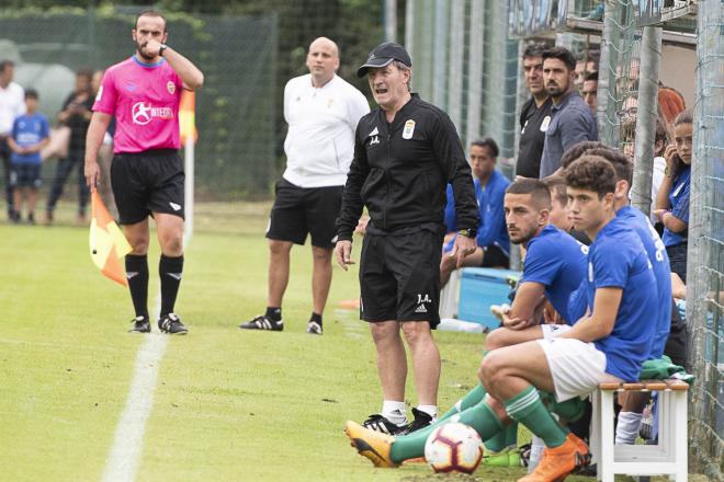 Juan Antonio Anquela, técnico del Real Oviedo (Foto: Laura Caraduje).