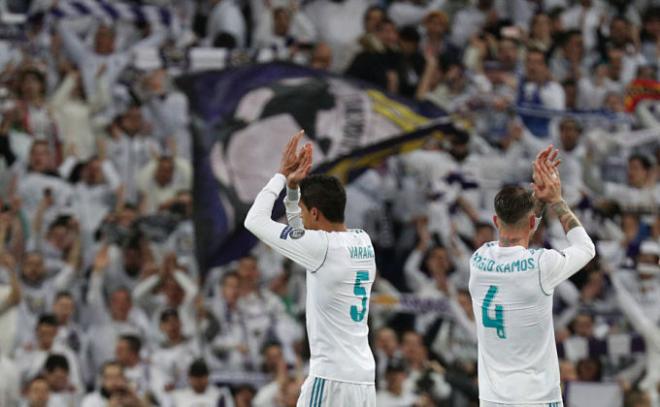 Sergi Ramos y Varane, tras un partido con el Real Madrid.