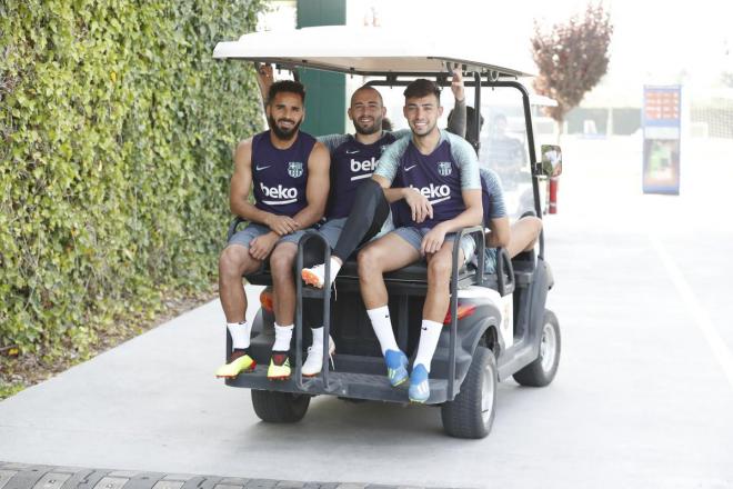 Douglas, Munir y Aleix Vidal, durante una sesión de pretemporada. (Foto: FCB)