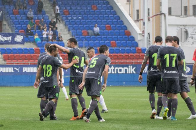 Los jugadores de la Real Sociedad celebrando el gol de Sangalli. (Foto: Karlos Aginaga)