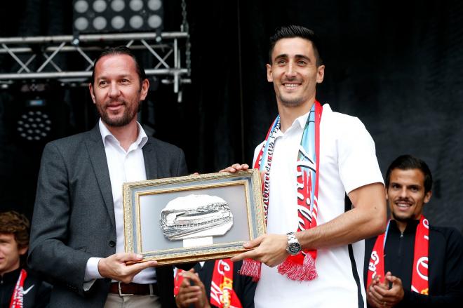 Diego Mariño recibe el Molinón de Plata 2018 en Avilés (Foto: Luis Manso).