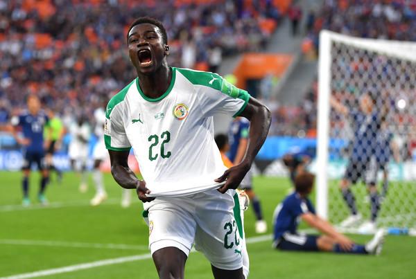 Moussa Wagué celebra un gol con Senegal en el Mundial de Rusia ante Japón.