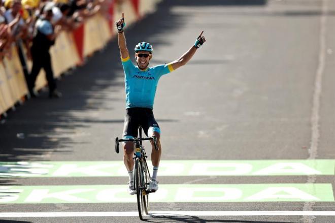 Omar Fraile celebrando su triunfo en la decimocuarta etapa del Tour de Francia.