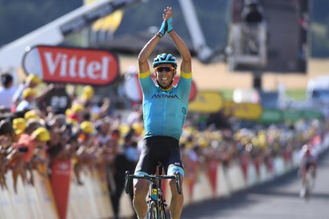 El ciclista vizcaíno Omar Fraile celebra su victoria en la meta de Mende (Foto: Tour de Francia).