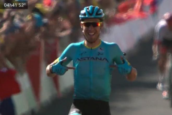 Omar Fraile entrando vencedor en la meta de Mende, en el Tour de 2018.