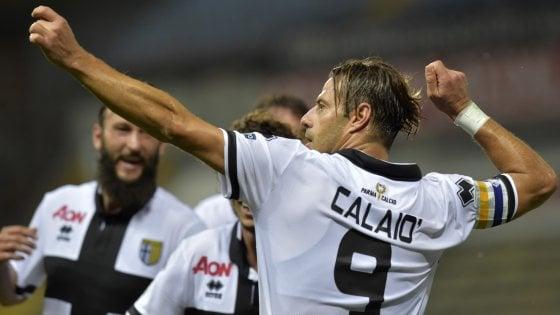 Calaiò celebra un gol con el Parma.