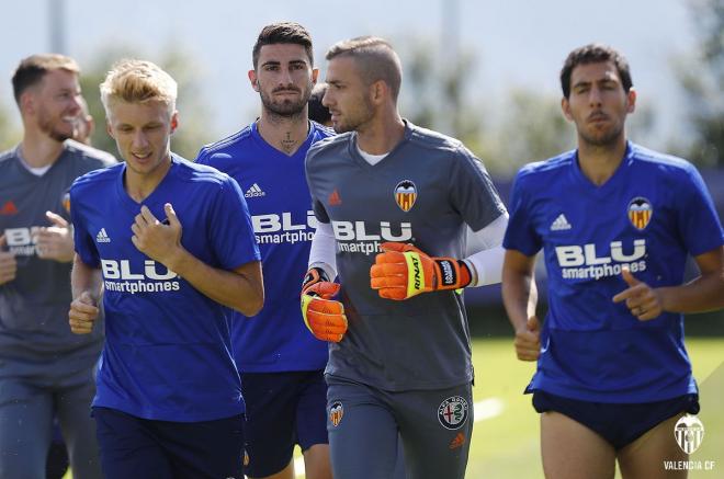 Jaume Domènech durante un entrenamiento (Foto: Valencia CF)