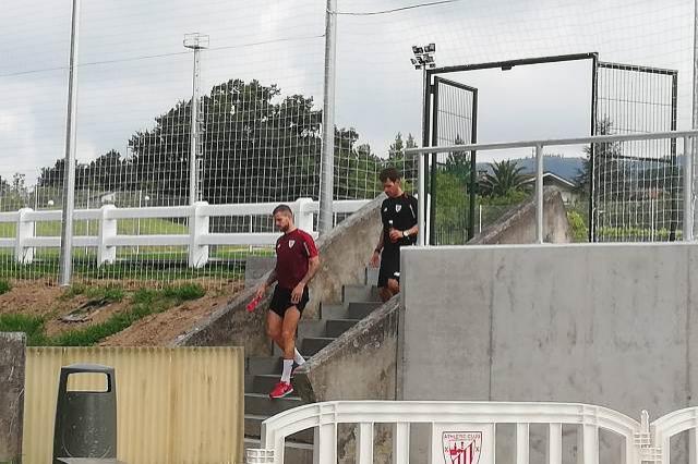 Iñigo Martínez se recupera en Lezama de su lesión muscular (ElDesmarque).