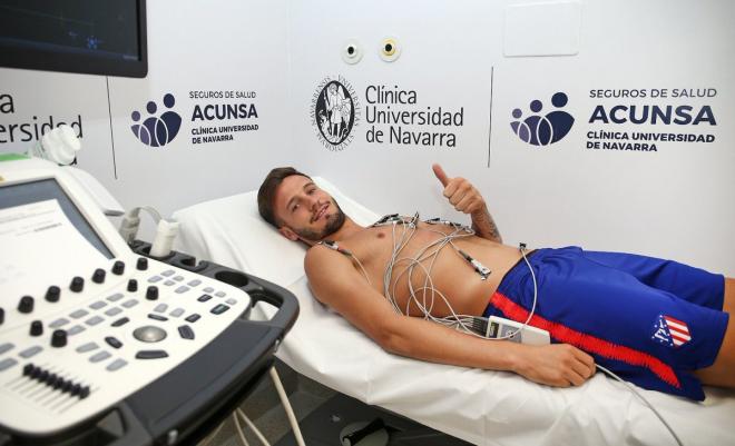 Saúl pasa el reconocimiento médico previo al comienzo de la pretemporada. (Foto: ATM)