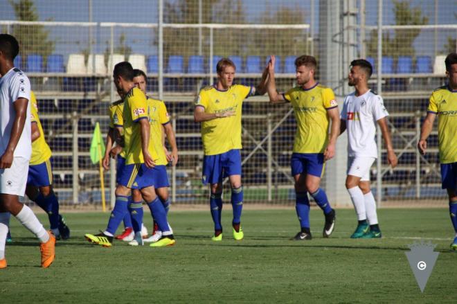 Álex Fernández tras anotar el primer gol amarillo (Foto: CCF).