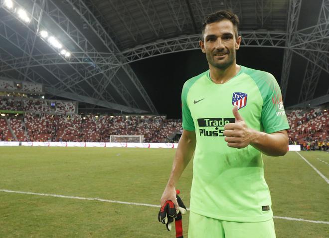Adán, feliz tras convertirse en protagonista en el Atlético-Arsenal.