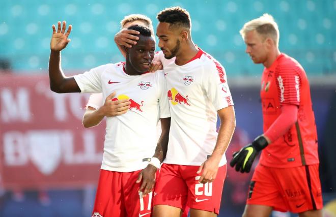 Los jugadores del Leipzig celebra uno de los goles ante el Häcken.