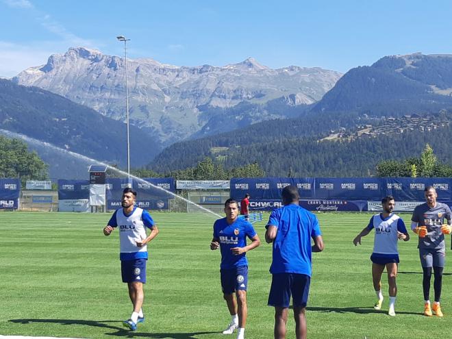 Jeison Murillo volvió a entrenamientos con el Valencia CF.