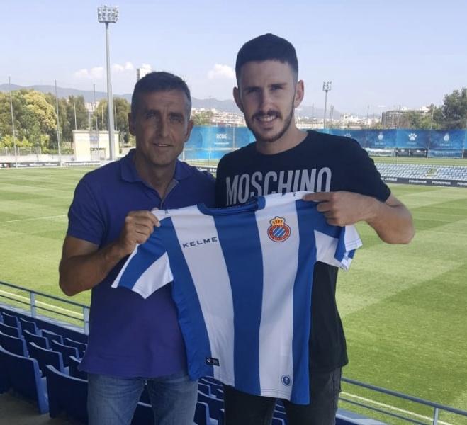 Damiá Sabater, con su nueva camiseta (Foto: RCDE).