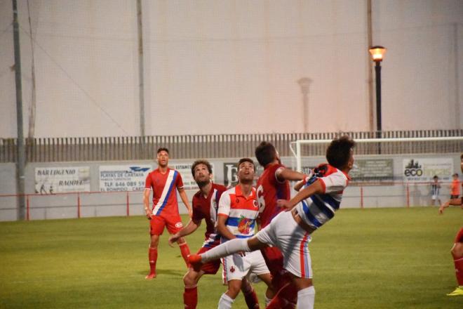 Lance del amistoso disputado por el Recre en Cartaya. Foto: Tenor