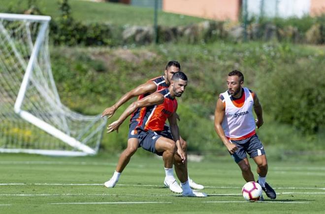 Álvaro y Cazorla, en un entrenamiento del Villarreal (Foto: @AlvaroGonzalez_).