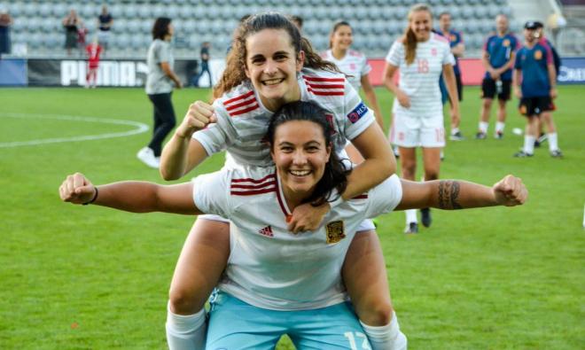 Malena Mieres y Tere Abelleira, campeonas de Europa con España sub 19.