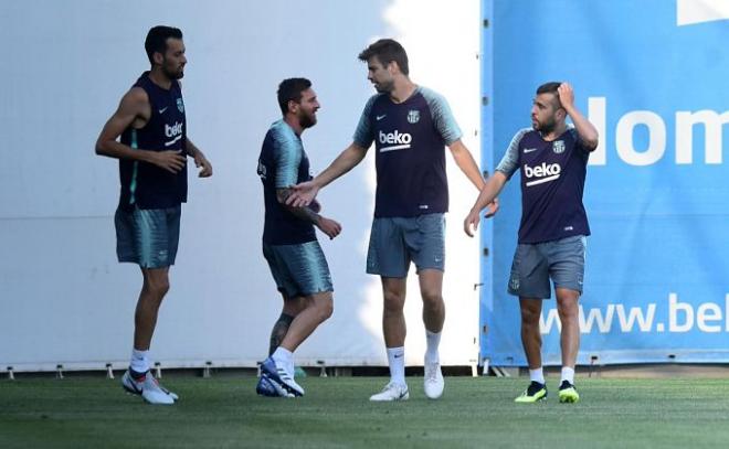 Busquets, Messi, Piqué y Jordi Alba, en un entrenamiento del Barça (Foto: FC Barcelona).