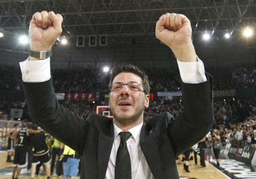 Katsikaris en su etapa como entrenador del Bilbao Basket.