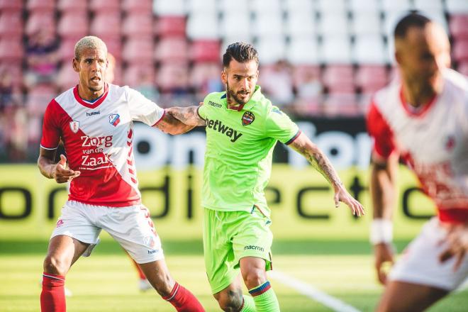 Rubén García durante el partido entre el Levante y el Utrecht (Adolfo Benetó).