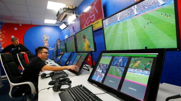 Sala de vídeo arbitraje en el Mundial de Rusia (Foto: FIFA).