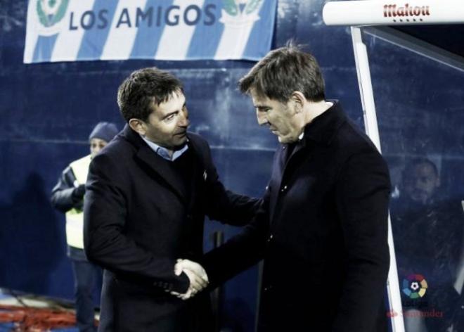 Asier Garitano y Eduardo Berizzo se saludan en Butarque (Foto: LaLiga).