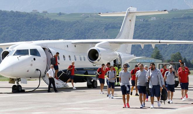 El Atlético de Madrid, a su llegada a los Alpes italianos (@Atleti).