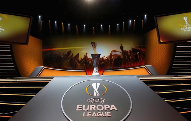 Imagen del sorteo de la UEFA Europa League.