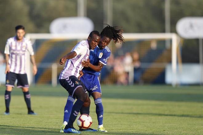 Boateng en una acción del partido ante el Valladolid (Foto: RealOviedo).