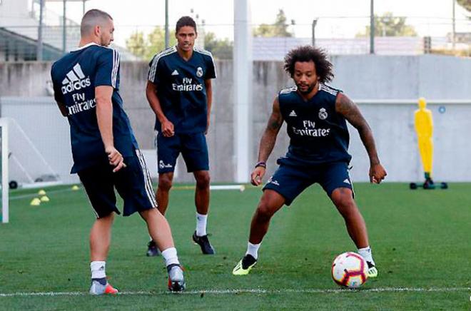 Varane, Kovacic, y Marcelo, en un entrenamiento del Real Madrid.