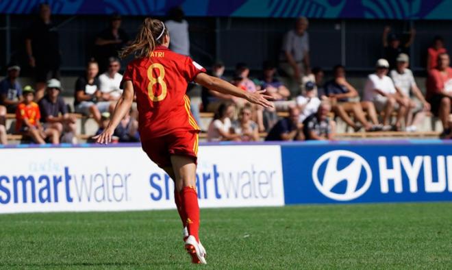 La jugadora de la selección española Patri Guijarro celebra un gol en el partido de la selección española femenina sub 20.