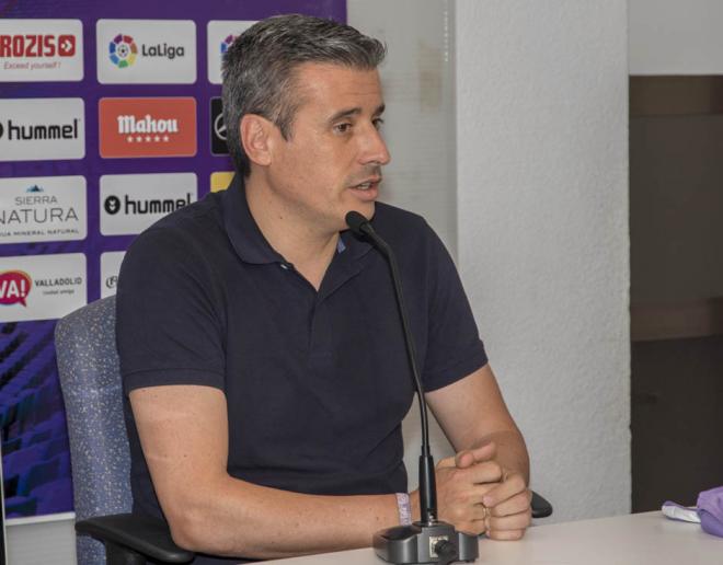Miguel Ángel Gómez, durante una rueda de prensa en el estadio José Zorrilla.