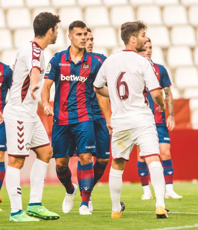 Róber Pier, en un momento del amistoso contra el Albacete (Adolfo Benetó).