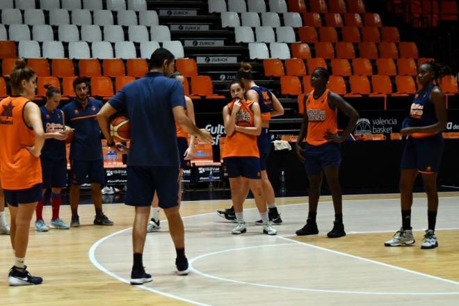 El Valencia Basket Femenino entrenando (Foto: Valencia Basket).