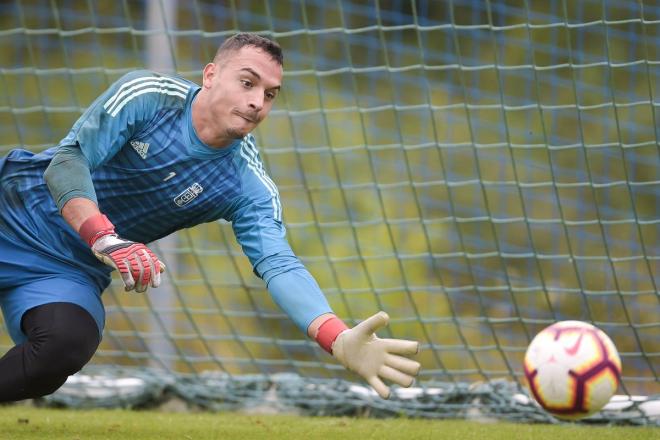 Alfonso Herrero, en un entrenamiento del Real Oviedo en El Requexón (Foto: Real Oviedo).