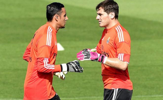 Keylor Navas e Iker Casillas, en un entrenamiento del Real Madrid en 2015.