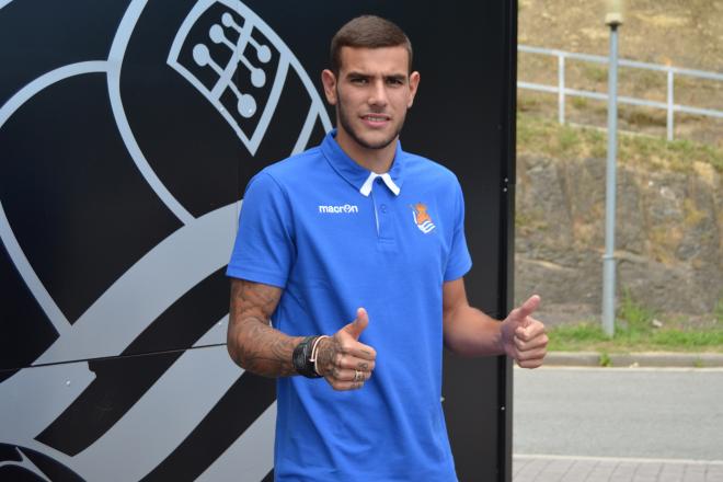 Theo Hernández, en posado en Zubieta. (Foto: Giovanni Batista)