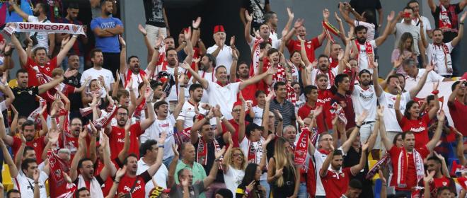 La afición del Sevilla en Tánger en la última Supercopa de España.