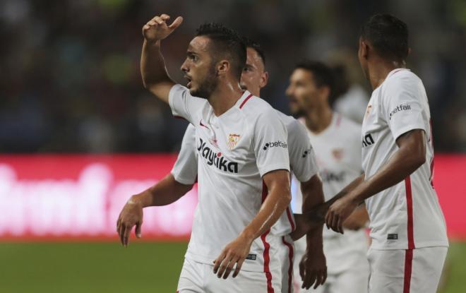 Sarabia celebra un gol con el Sevilla.