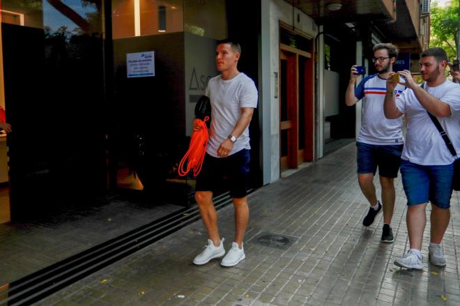 Gameiro supera el reconocimiento con el Valencia CF (Foto: David González).