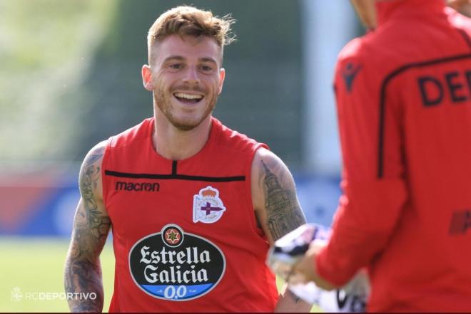 Diego Caballo, sonriente en un entrenamiento del Dépor (Foto: RCD).