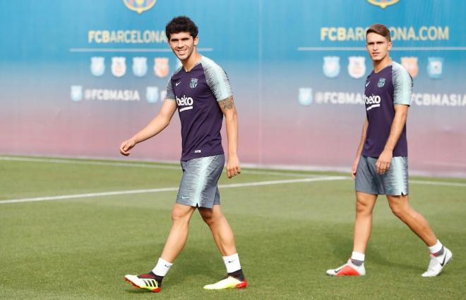 Aleñá y Denis Suárez, durante el entrenamiento de este martes (Foto: FCB).