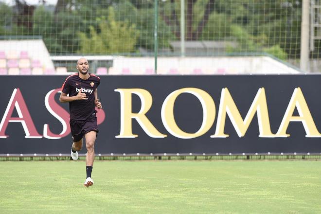 Nzonzi, en su primer entrenamiento con la Roma. (FOTO: AS Roma)
