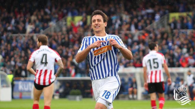 Oyarzabal celebra un gol frente al Athletic.