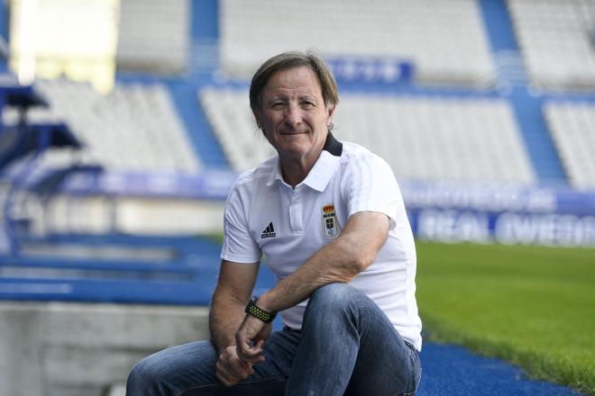 Juan Antonio Anquela en el Carlos Tartiere (Foto: Laura Caraduje).